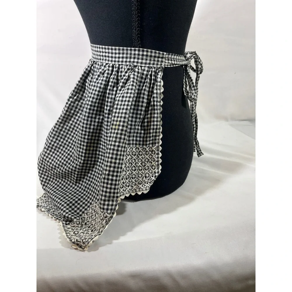 VTG Gingham 1/2 Apron Women Black White Chicken Scratch Embroidery Rickrack Trim